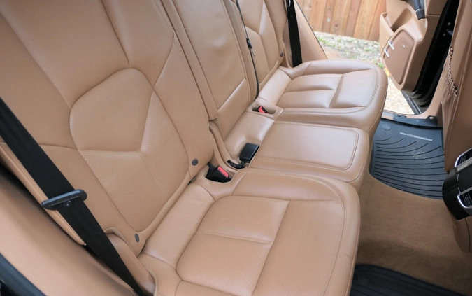 Porsche Cayenne cena 220000 przebieg: 60000, rok produkcji 2016 z Przecław małe 106